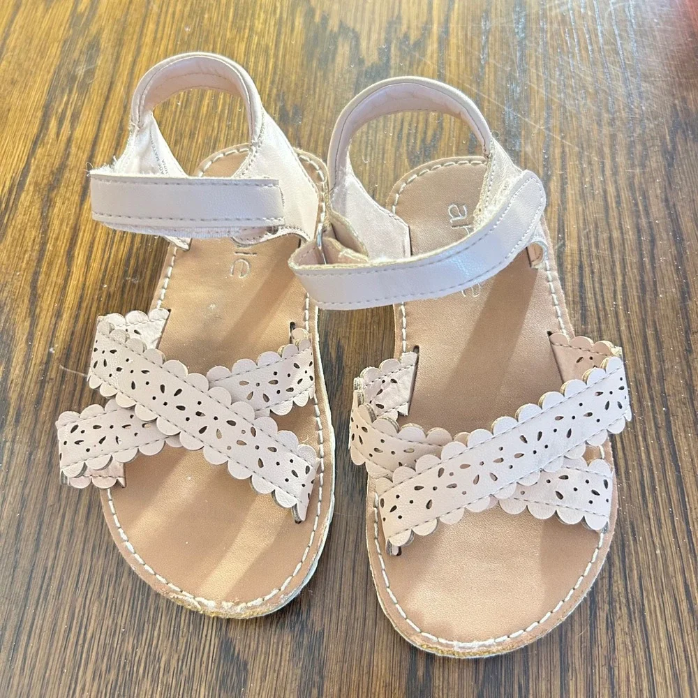 Annie Karen Girls Pink Scalloped Laser Cut Sandals Size 9M Hook Loop Straps